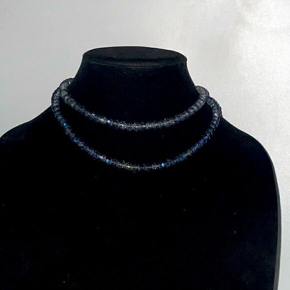 Beautiful! Iridescent Glass Beaded Necklace - Picture 7 of 9